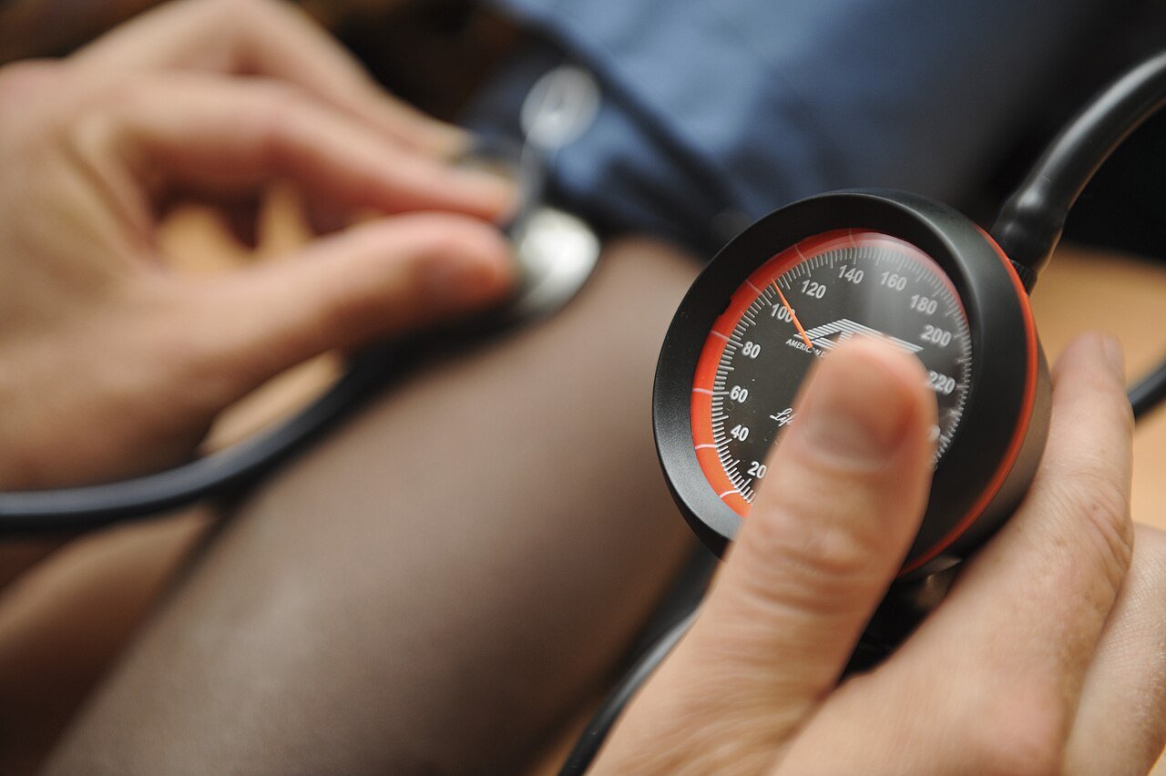 Stan przedrzucawkowy: naukowcy znaleźli wadę w drobnych naczyniach